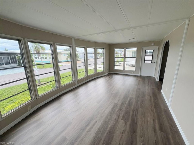 3347 Rainbow LN photo 2