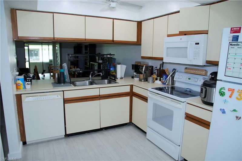 3734 8th CT photo 5
