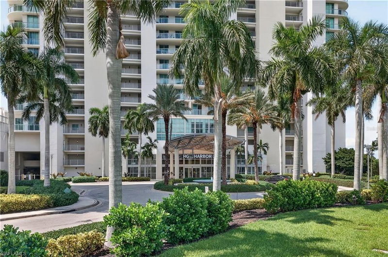 3000 Oasis Grand BLVD photo 2