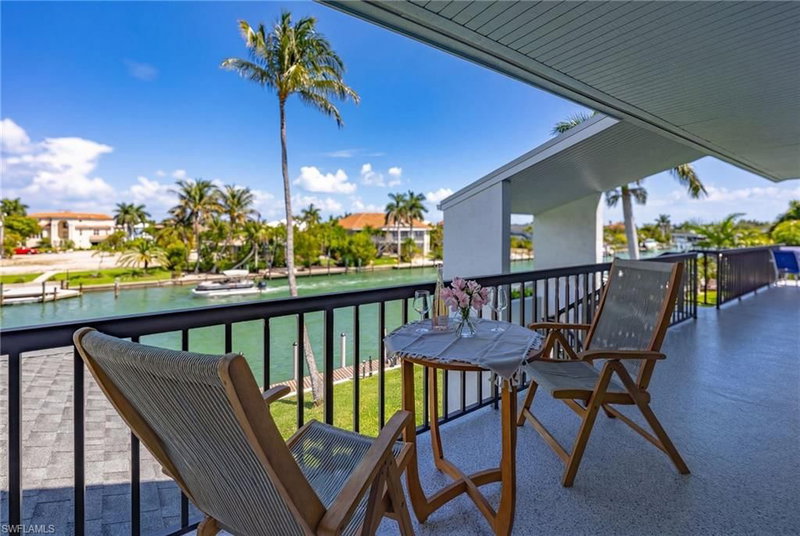 1250 Tennisplace CT photo 3