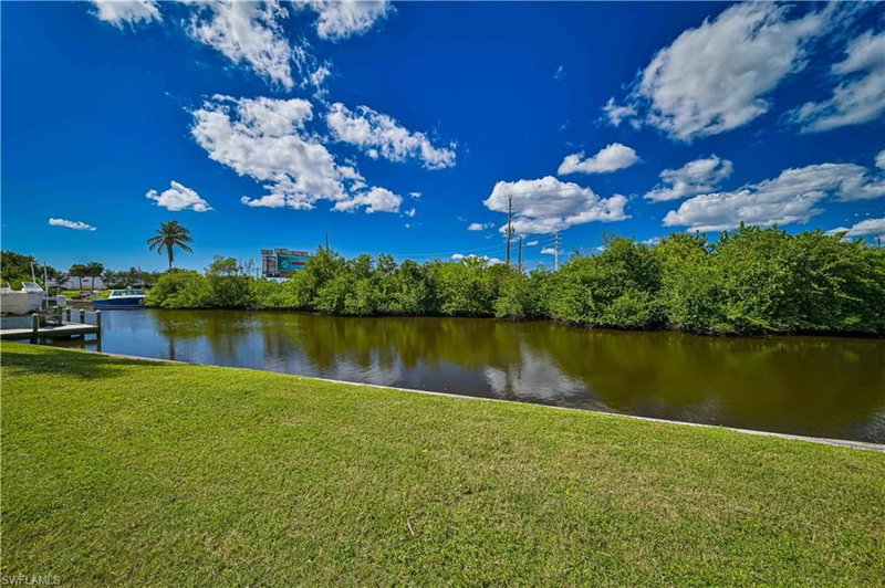 11390 Azalea LN photo 3