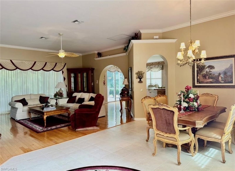 20811 Athenian LN photo 2