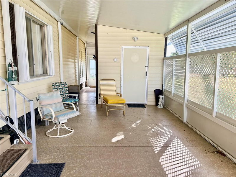2766 Teakwood BLVD photo 2