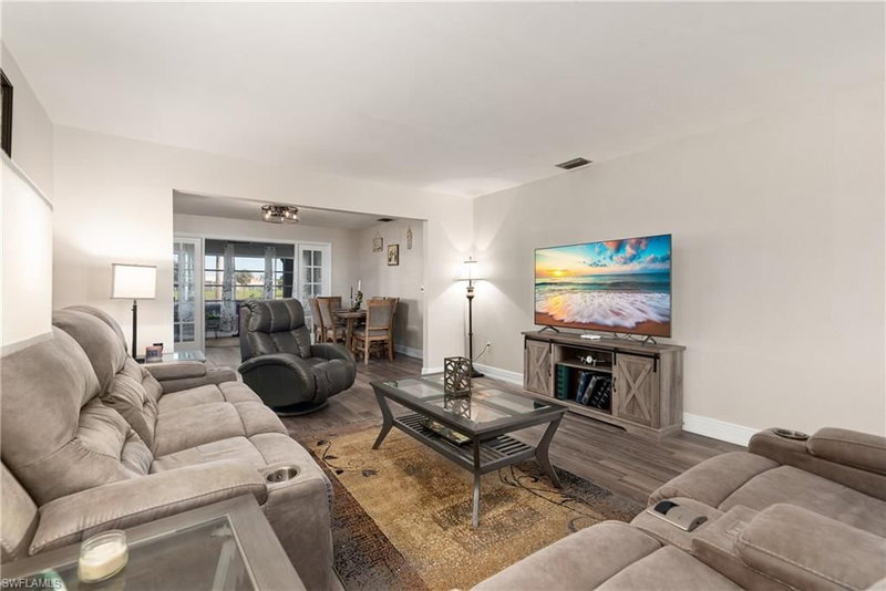 1207 Brandywine CIR photo 4
