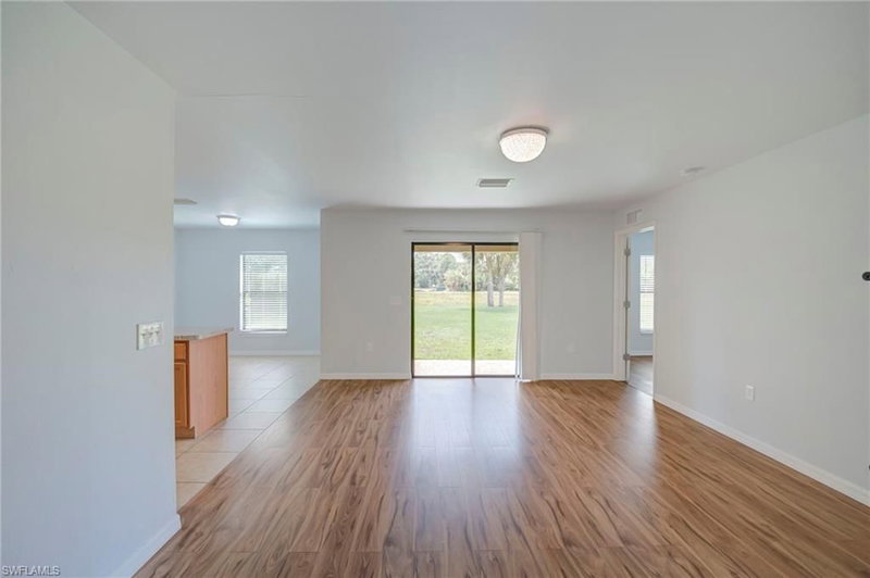 313 Shadow Lakes DR photo 3