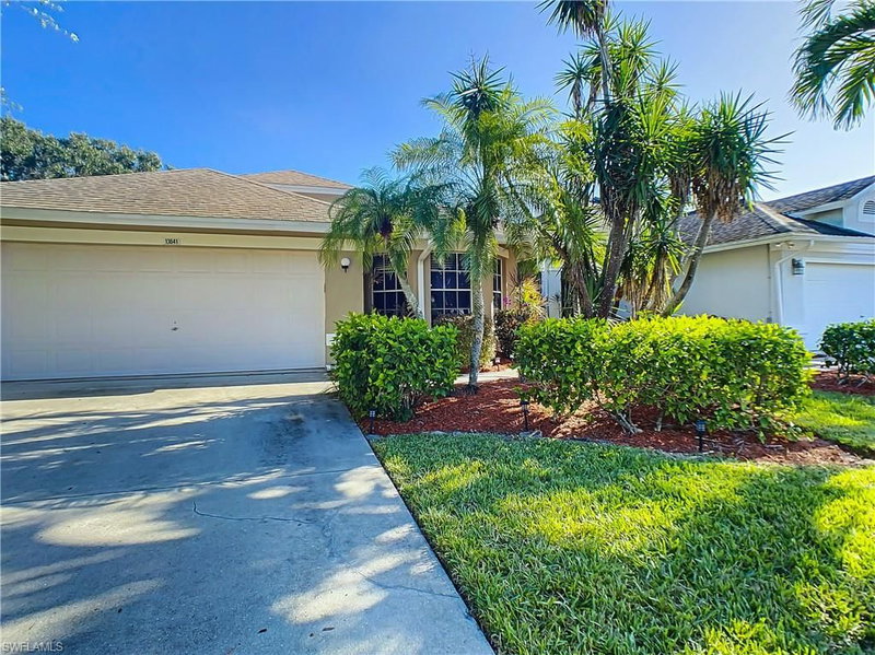 13641 Admiral CT photo 1