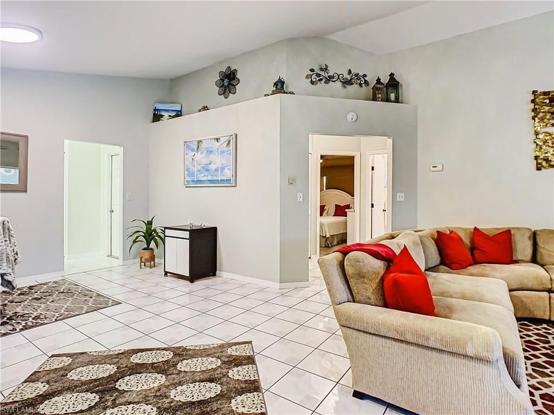 13641 Admiral CT photo 5