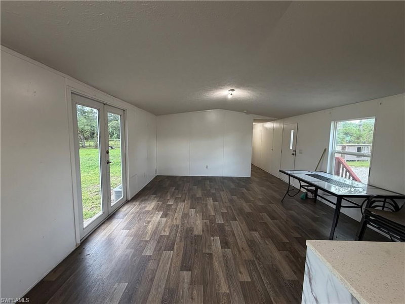 536 Montura AVE photo 3