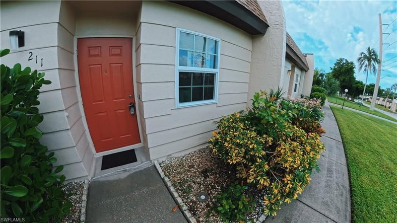 6300 Pointe BLVD photo 4