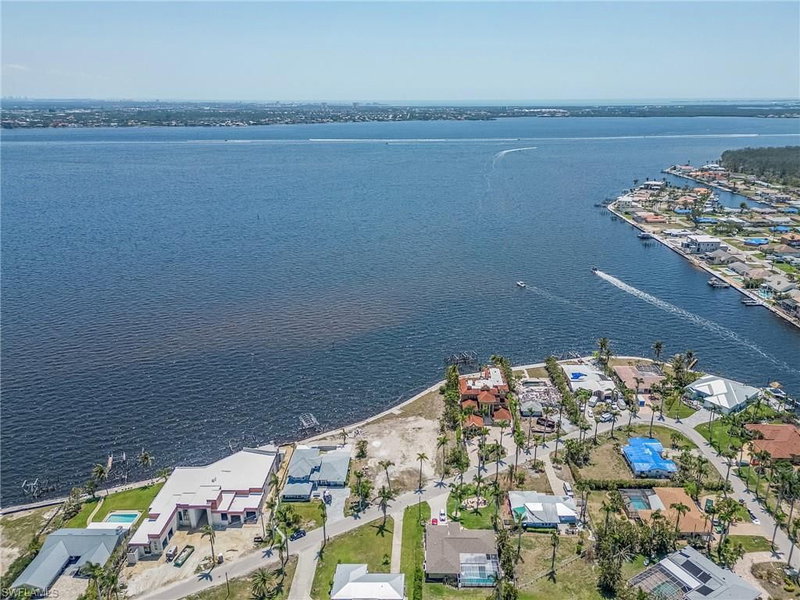 238 Bayshore DR photo 2
