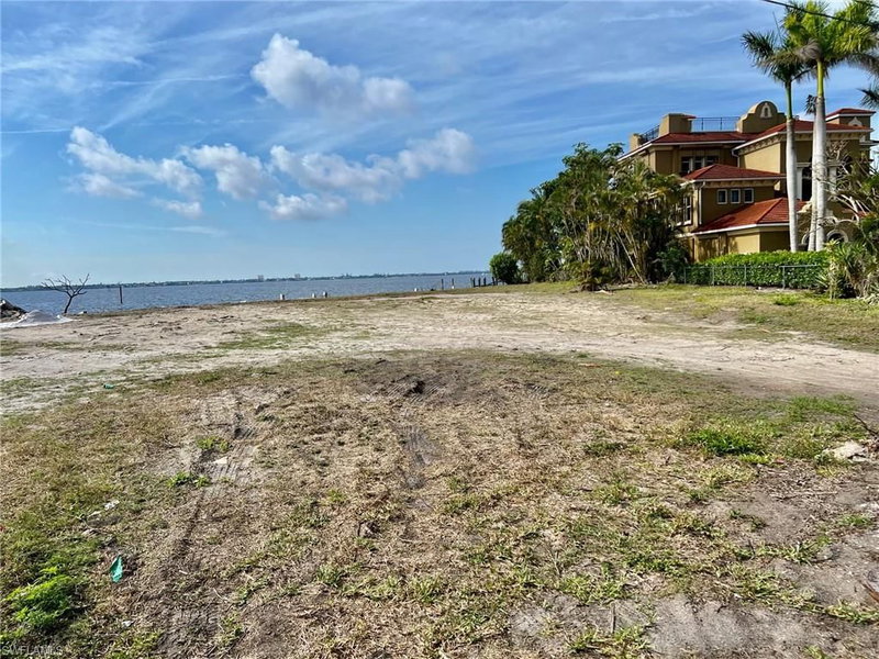 238 Bayshore DR photo 4