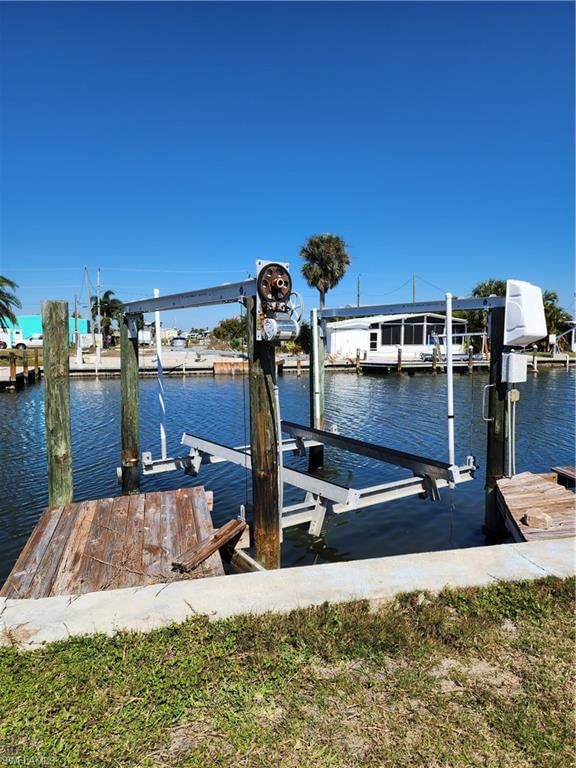 3868 Coconut DR photo 3