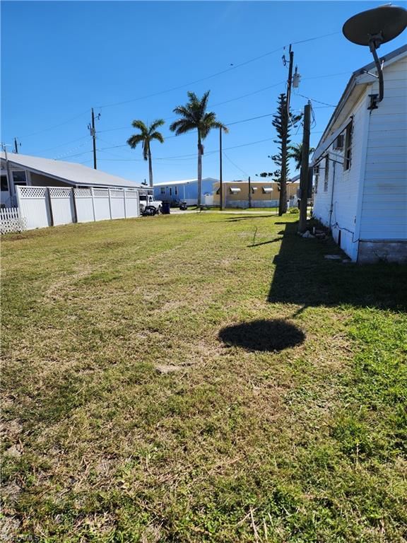 3868 Coconut DR photo 4