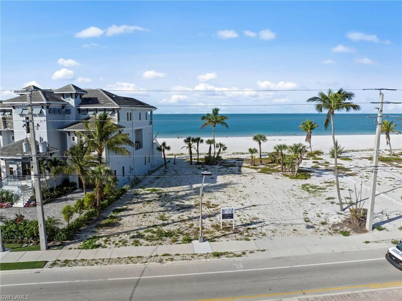 3750 Estero BLVD photo 2