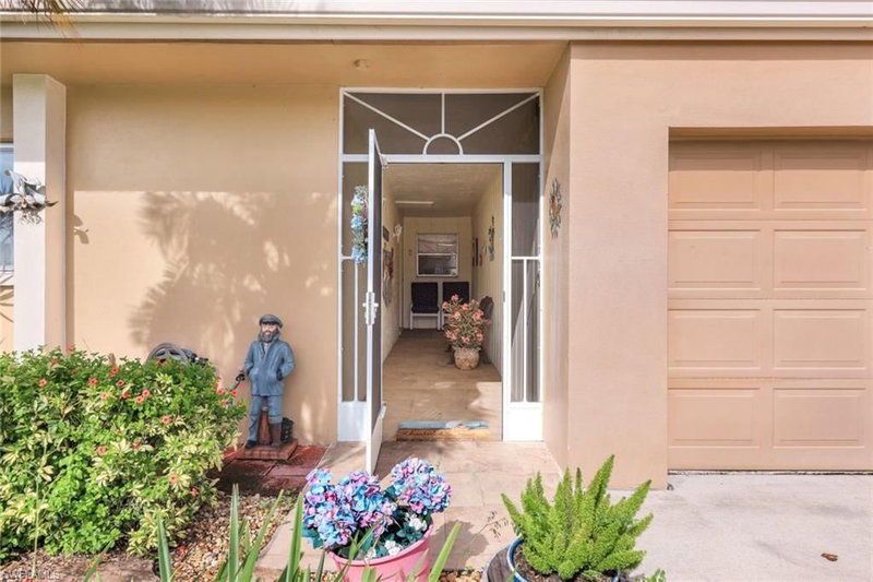 5564 Williamson WAY photo 3