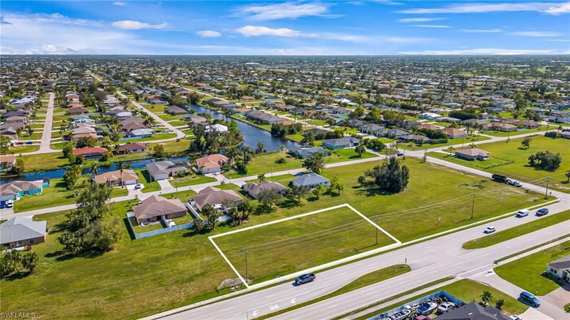 1213 Chiquita BLVD S photo 4