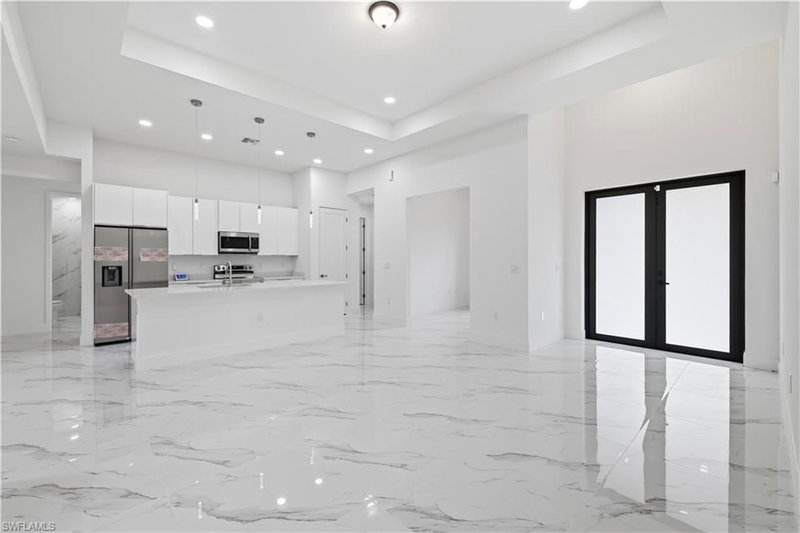 1436 Graham CIR photo 5