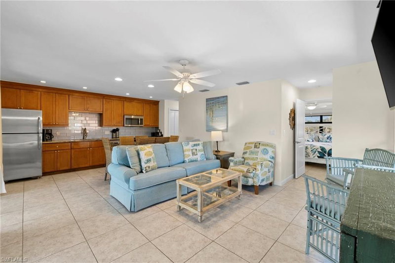 1811 Olde Middle Gulf DR photo 4