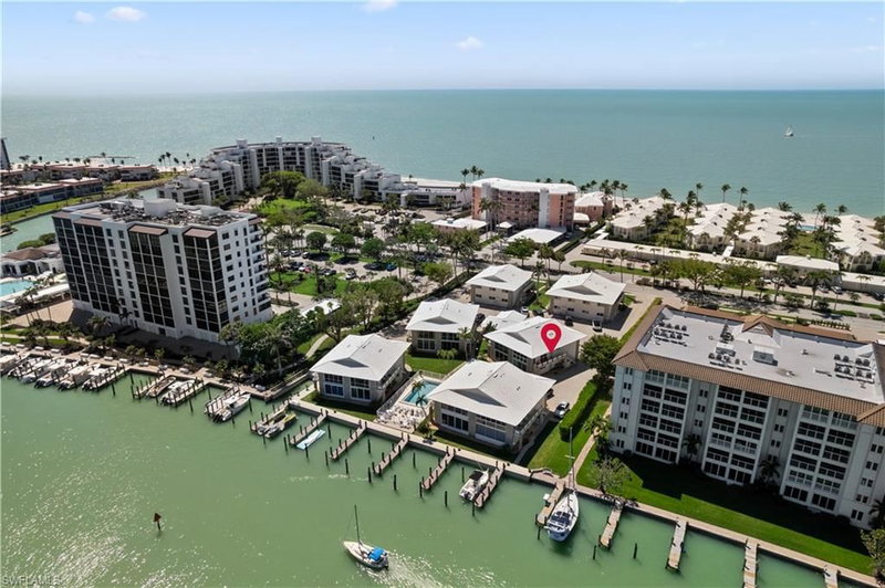 2500 Gulf Shore BLVD N photo 1