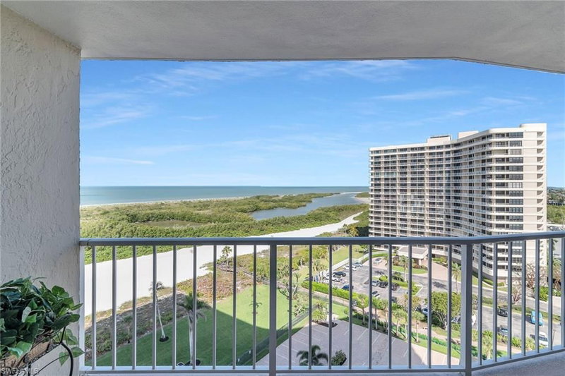 320 Seaview CT photo 3
