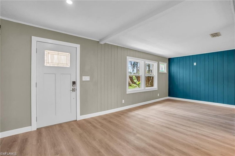 135 Standish CIR photo 3