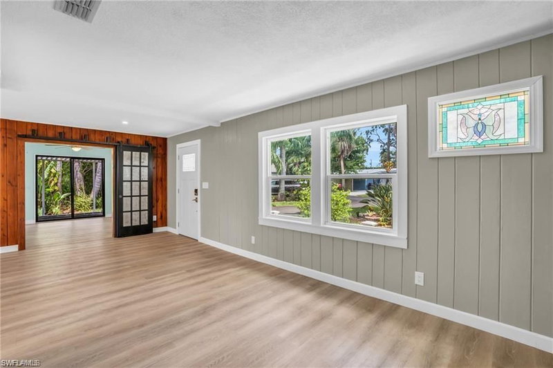 135 Standish CIR photo 5