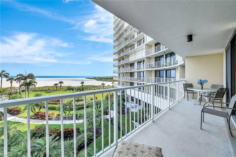 320 Seaview CT photo 3