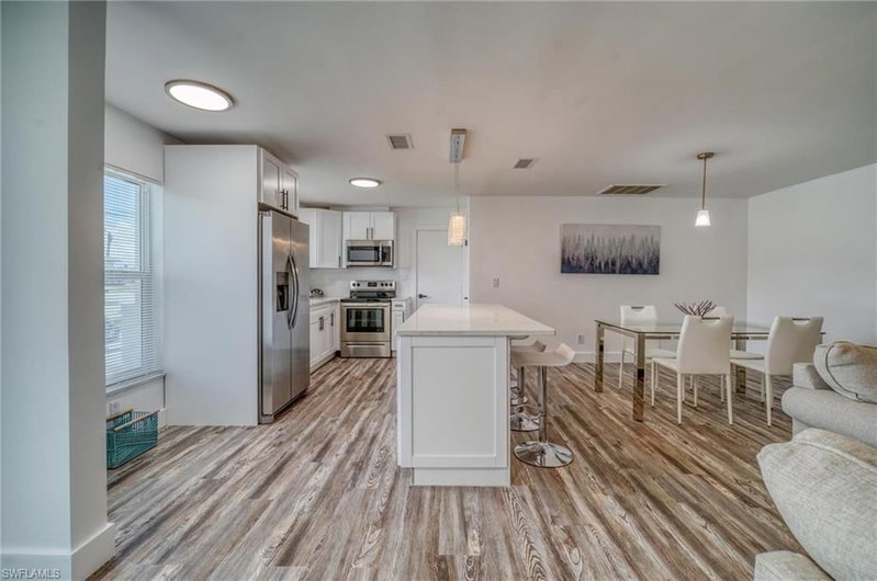 5146 York CT photo 2
