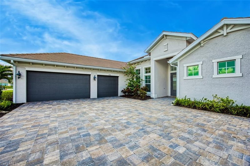 18380 Wildblue BLVD photo 4