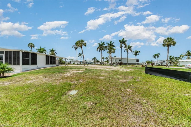 17561 Stevens BLVD photo 3