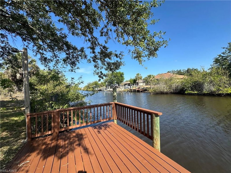 17356 Gulfspray CIR photo 2