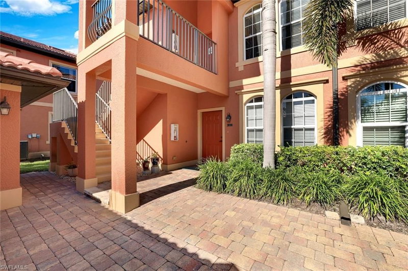 10049 Heather LN photo 2