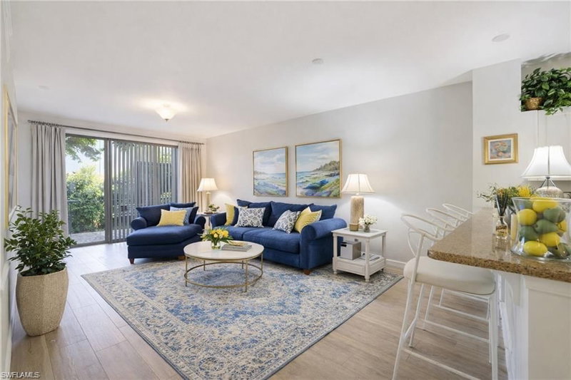 10049 Heather LN photo 3