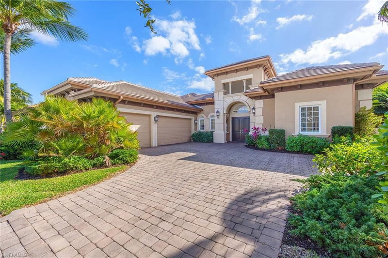 8894 Shenendoah CIR photo 1