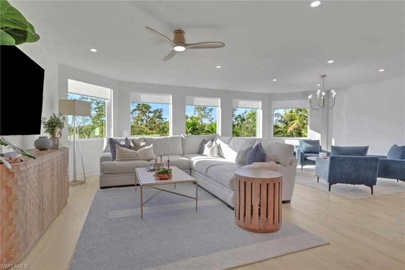 2728 Tiburon BLVD E photo 1