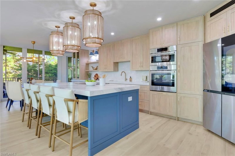 2728 Tiburon BLVD E photo 2