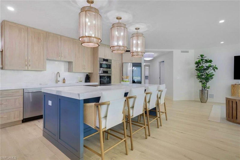 2728 Tiburon BLVD E photo 5