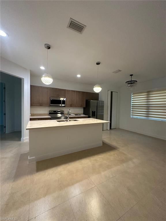 2167 Della DR photo 3