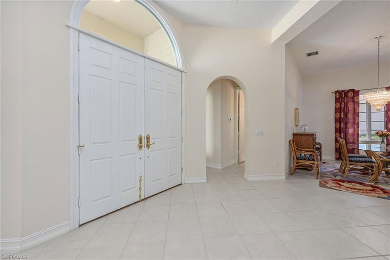 8465 Mallards WAY photo 3