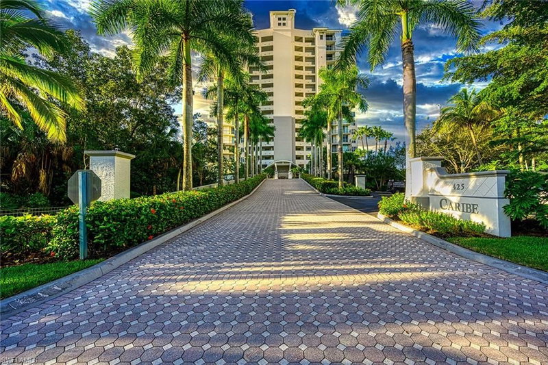 425 Cove Tower DR photo 1