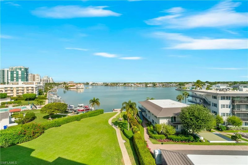 3420 Gulf Shore BLVD N photo 4