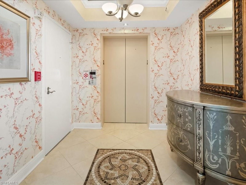 1050 Borghese LN photo 5