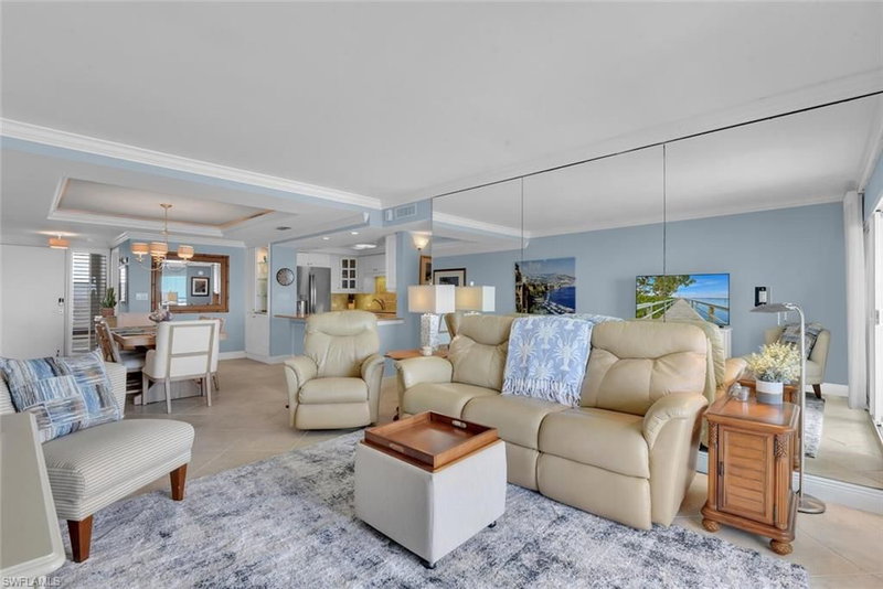 3443 Gulf Shore BLVD N photo 1