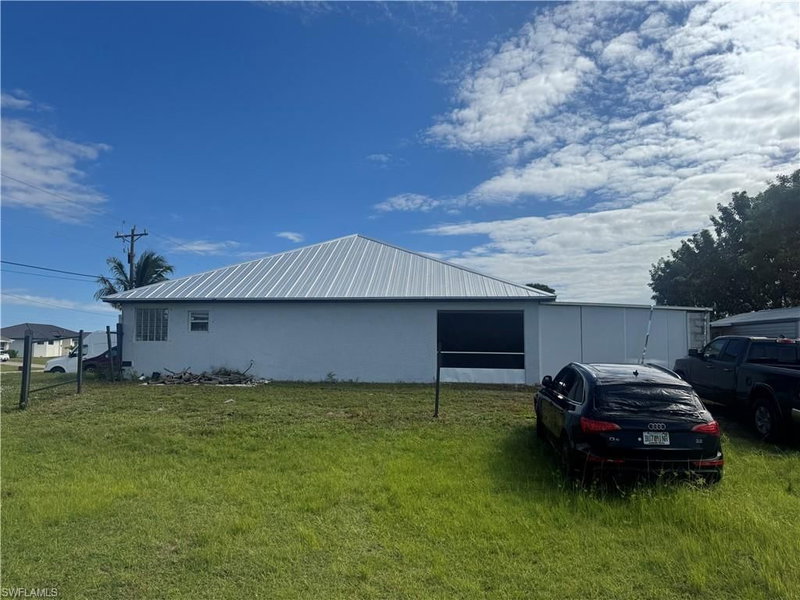 1818 Embers PKWY W photo 3
