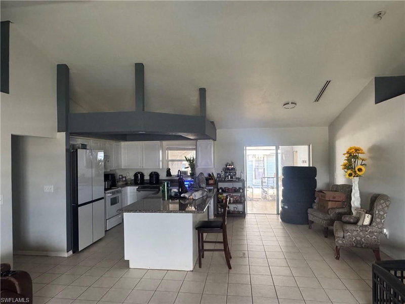 1818 Embers PKWY W photo 4