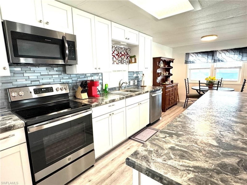 4693 Leilani LN photo 3