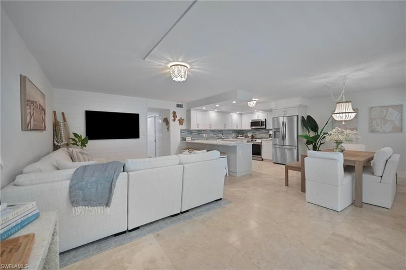 1950 Gulf Shore BLVD N photo 3