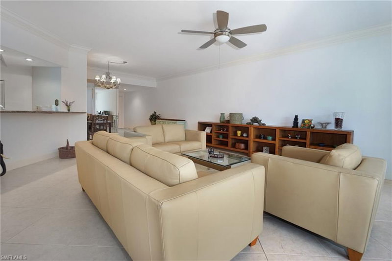 5895 Chanteclair DR photo 3