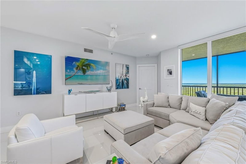 1065 Borghese LN photo 1