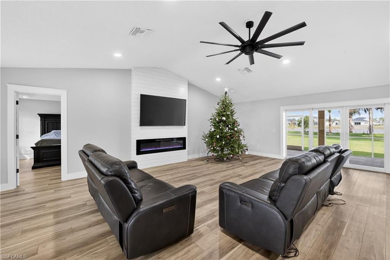 17060 Cypress Creek DR photo 2